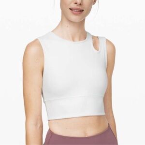 🤍Lululemon Excellent condition Mastered Motion Size 4 White Cut Out Sports Bra